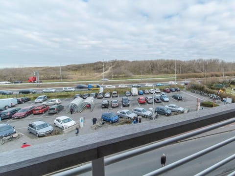 Car, Sky, Cloud, Wheel, Vehicle, Motor Vehicle, Asphalt