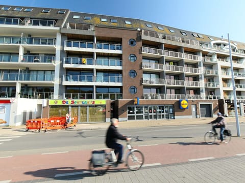 Bicycle, Wheel, Building, Sky, Photograph, Window, Infrastructure, Urban Design, Neighbourhood