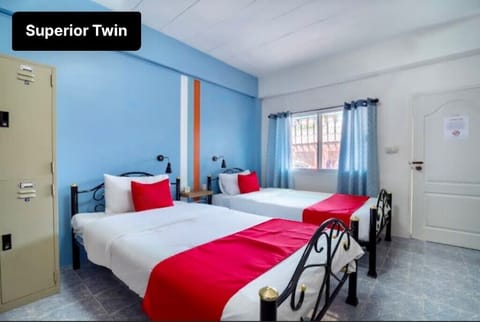 Superior Twin Room | Minibar, in-room safe, desk, free WiFi