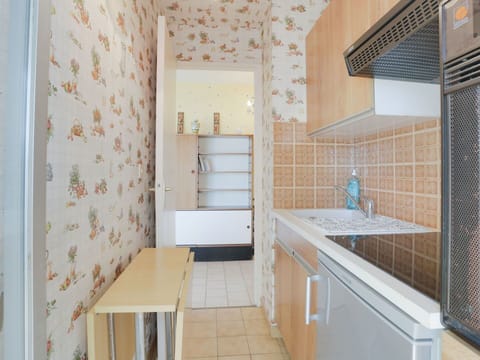 Cabinetry, Sink, Building, Wood, Countertop, Interior Design, Tap, Floor, Plumbing Fixture, Wall