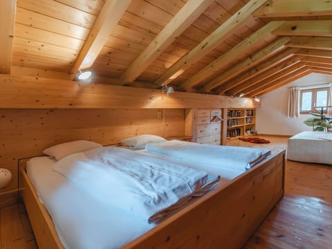 Property, Furniture, Comfort, Wood, Window, Bed, Building, Bed Frame, Floor, Wood Stain