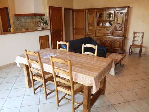 Table, Furniture, Property, Building, Cabinetry, Chair, Wood, Picture Frame, Lighting, Interior Design