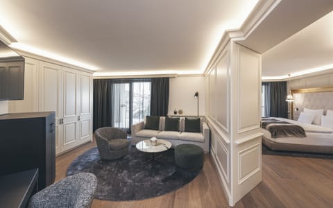 Comfort Apartment | Living area | Flat-screen TV