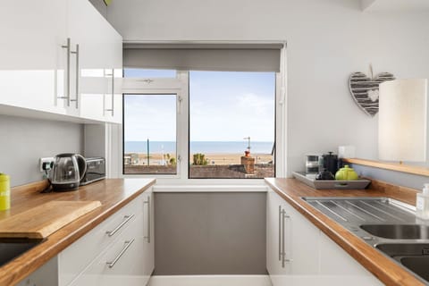 Beautiful sea views, Central