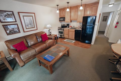 Condo, 1 Bedroom | Living area