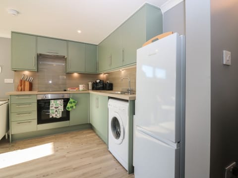 Fridge, dishwasher, electric kettle, toaster