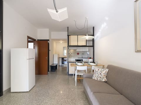 Sky, Cloud, Ecoregion, Plant, Land Lot, Building, Natural Landscape, Door, Plain, Grass