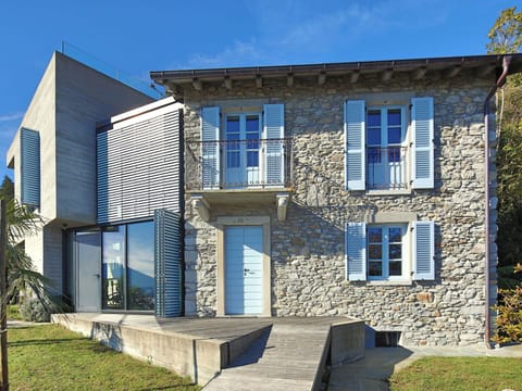 Sky, Cloud, Building, Window, Plant, Tree, Land Lot, House, Grass, Landscape