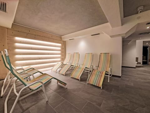 Wood, Ceiling, Hardwood, Wood Stain, Winter, Lumber, Plank, Hotel