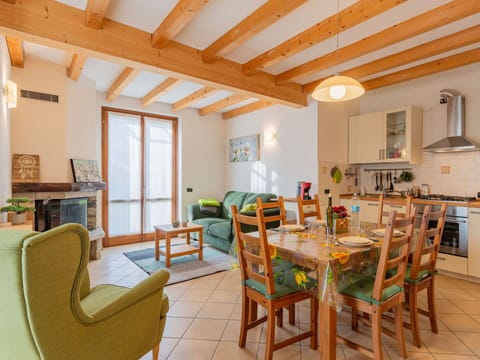 Table, Furniture, Wood, Chair, Window, Interior Design, Floor, Flooring, Real Estate, Living Room