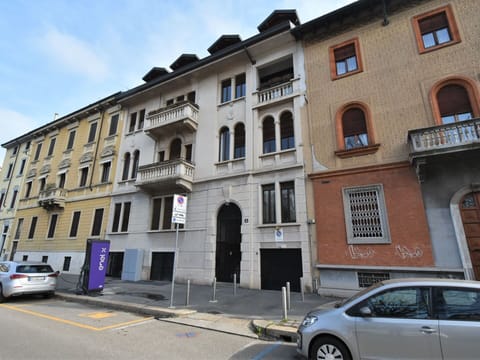 Plant, Sky, Property, Building, Flowerpot, Cloud, Architecture, Window, Table, Outdoor Furniture