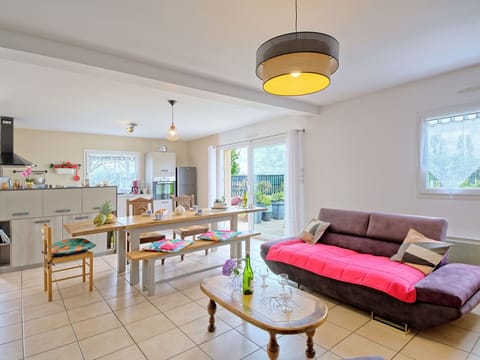 Table, Furniture, Property, Couch, Wood, Window, Lighting, Interior Design, House, Bookcase