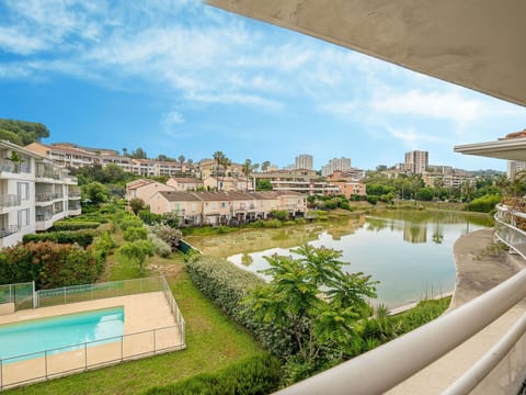 Sky, Water, Cloud, Plant, Daytime, Property, Building, Urban Design, Leisure, Tree