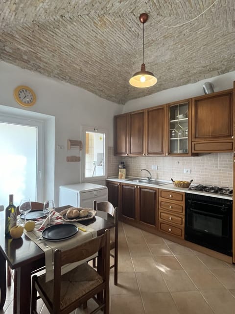 Property, Building, Cabinetry, Wood, Interior Design, House, Shelving, Floor, Flooring, Hardwood