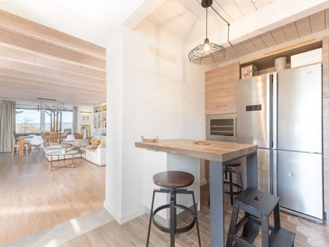 Table, Furniture, Property, Wood, Interior Design, Flooring, Floor, Wall, Building, Hardwood