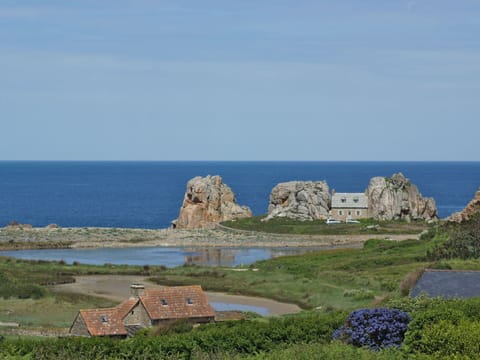 Water, Sky, Plant, Ecoregion, Azure, Natural Landscape, Coastal And Oceanic Landforms, Terrain, Landscape, Grass