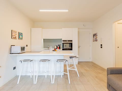 Furniture, Wood, Flooring, Building, Floor, Paint, Hardwood, Rectangle, Ceiling