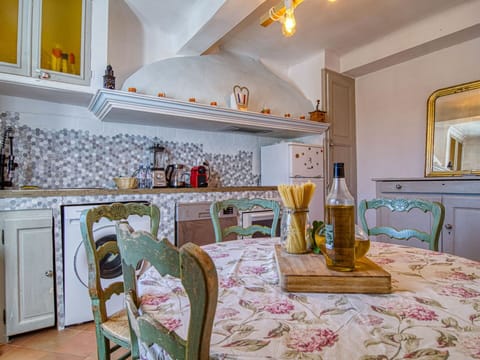 Table, Furniture, Property, Sky, Building, Couch, Azure, Cloud, Shade, Interior Design