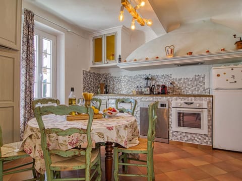 Table, Furniture, Property, Sky, Building, Couch, Azure, Cloud, Shade, Interior Design