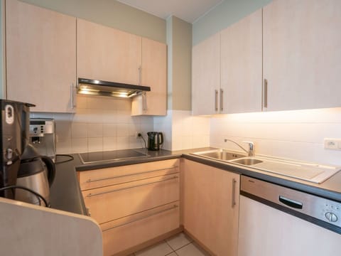 Cabinetry, Countertop, Property, Kitchen Appliance, Kitchen Stove, Home Appliance, Wood, Kitchen, Stove, Gas Stove