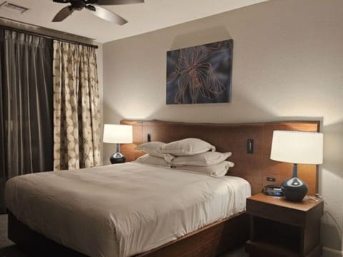 The Bay Club, a Hilton Grand Vacations Club_11.jpg