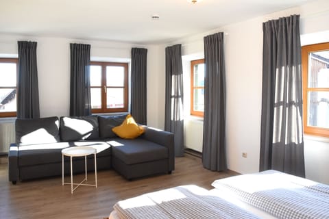 Comfort Double Room | Free WiFi, bed sheets