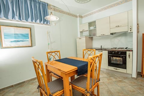 Classic Apartment, Balcony, Sea View | Private kitchen | Fridge, oven, stovetop, cookware/dishes/utensils