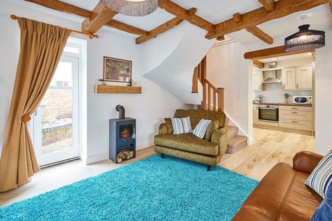 The Snug, Hunmanby - Host & Stay