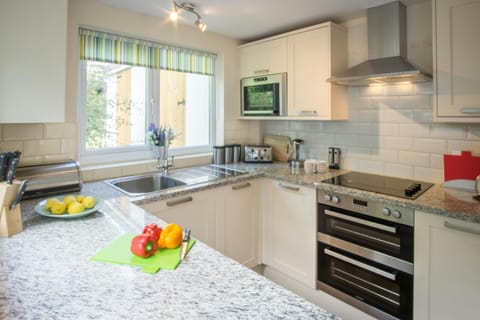 Kitchen - fully equipped