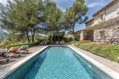 Warm and spacious house for rent in Ménerbes