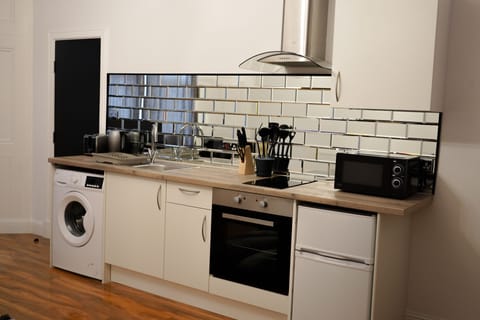 Classic Studio, Non Smoking | Private kitchenette | Electric kettle