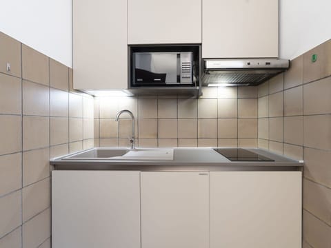 Sky, Furniture, Cloud, Plant, Table, Building, Chair, Interior Design, Tree, Urban Design