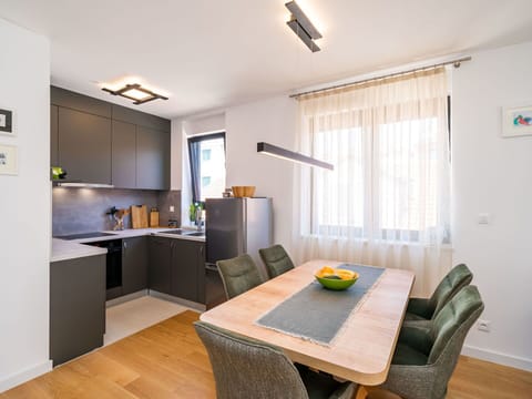 Sky, Building, Snow, Plant, Window, Tree, House, Freezing, Slope, Natural Landscape