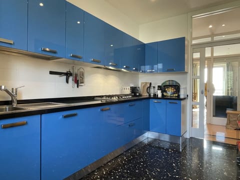 Cabinetry, Furniture, Countertop, Kitchen, Tap, Kitchen Sink, Wood, Kitchen Stove, Interior Design, Flooring