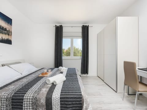 Building, Furniture, Property, Comfort, Wood, Textile, Interior Design, Bed Frame, Flooring