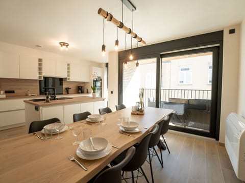 Table, Furniture, Property, Wood, Interior Design, Chair, Building, Flooring, Kitchen, Floor