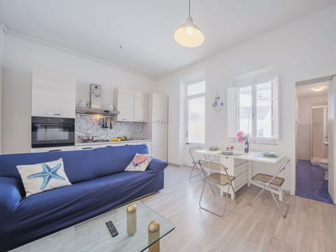 Water, Sky, Swimming Pool, Plant, Azure, Blue, Tree, Outdoor Furniture, Building, Shade