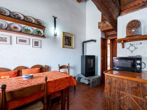 Furniture, Property, Picture Frame, Wood, Kitchen Appliance, Cabinetry, Interior Design, Architecture, Floor, Wall