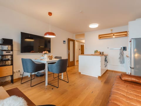 Furniture, Table, Shelf, Building, Cabinetry, Wood, Interior Design, Flooring, Chair, Floor