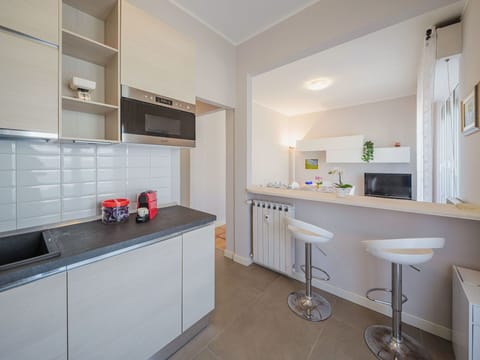 Sky, Property, Furniture, Building, Table, Interior Design, Shade, Plant, Leisure, Condominium