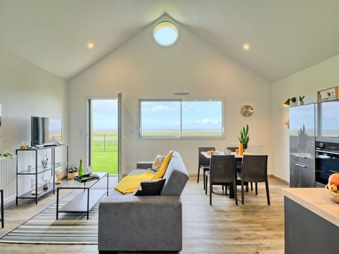 Table, Furniture, Property, Couch, Building, Window, Interior Design, Chair, Floor, Shade