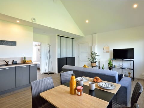 Table, Furniture, Couch, Wood, Comfort, Lighting, Chair, Interior Design, Living Room, Flooring