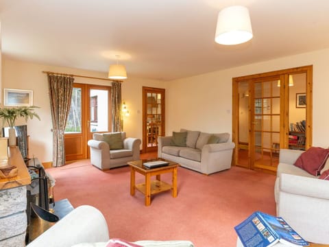 Furniture, Table, Property, Building, Picture Frame, Couch, Comfort, Houseplant, Azure, Interior Design