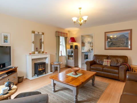 Table, Picture Frame, Property, Furniture, Couch, Wood, Interior Design, Orange, Floor, Studio Couch