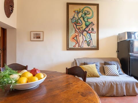 Table, Furniture, Tableware, Food, Picture Frame, Wood, Textile, Interior Design, Comfort, Orange