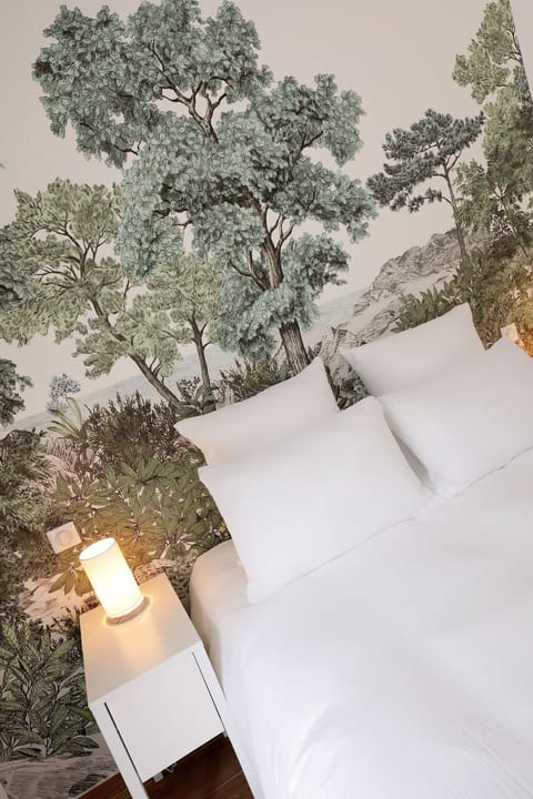 Comfort Double Room, 1 Queen Bed | Premium bedding, down comforters, pillowtop beds, individually decorated