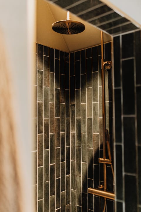 Comfort Double Room | Bathroom | Hair dryer, bathrobes, slippers, heated floors