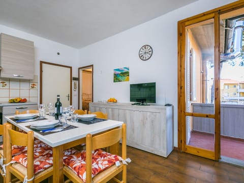 Sky, Building, Snow, House, Window, Tree, Slope, Door, Freezing, Cottage