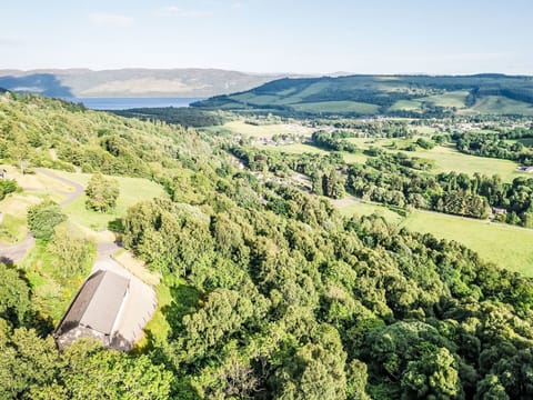 Sky, Plant Community, Plant, Natural Landscape, Land Lot, Tree, Mountain, Grassland, Plain, Landscape