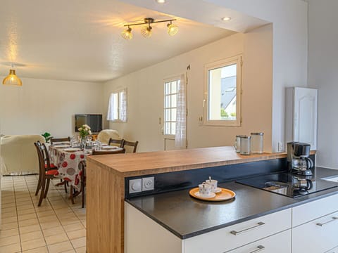 Water, Plant, Furniture, Swimming Pool, Property, Sky, Azure, Blue, Nature, Tree